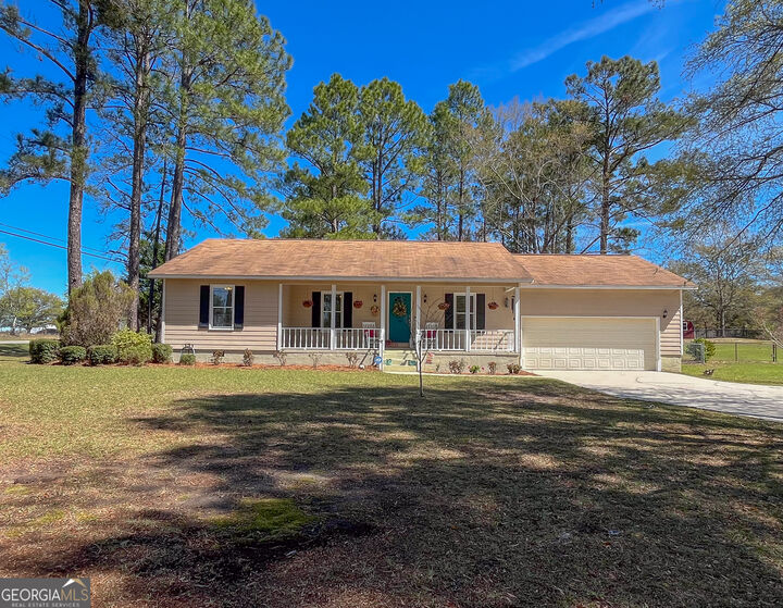 Property Photo:  100 Hummingbird Drive  GA 31021 
