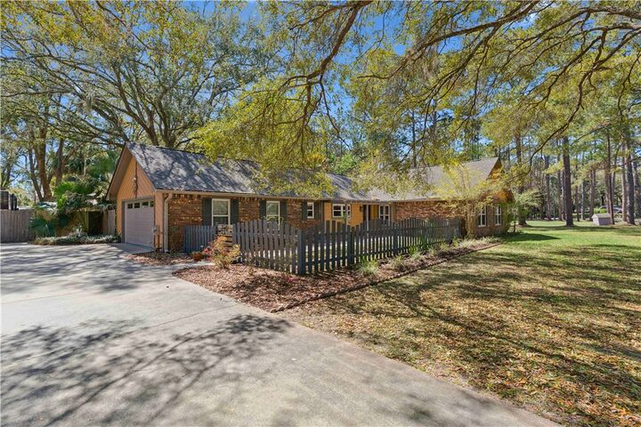 Property Photo:  139 Mackay Drive  GA 31525 