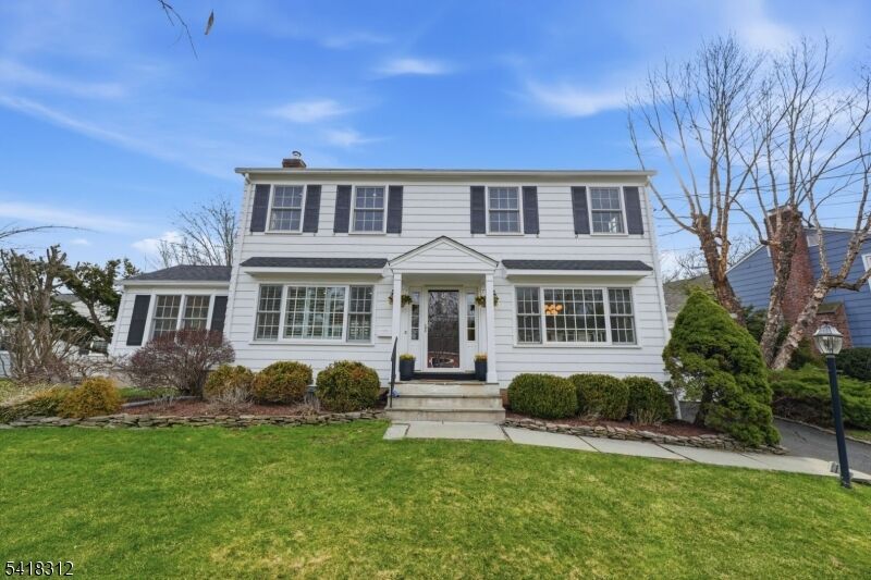 Property Photo:  8 Dunnder Dr  NJ 07901 