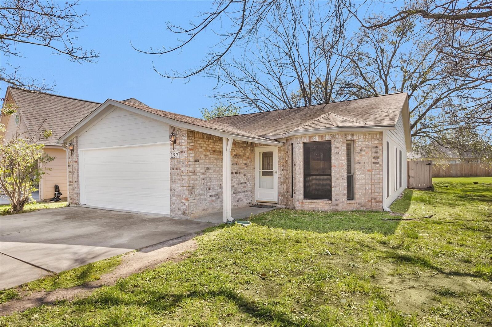 Property Photo:  127 Golfview Drive  TX 77356 
