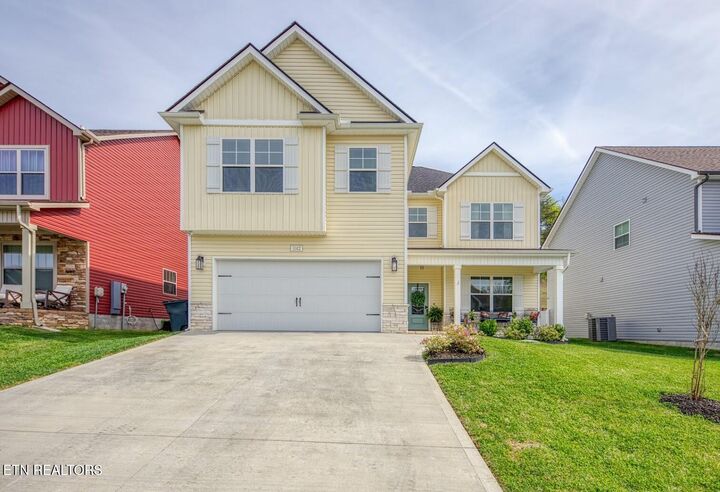 Property Photo: 1142 Madison Oaks Rd TN 37924