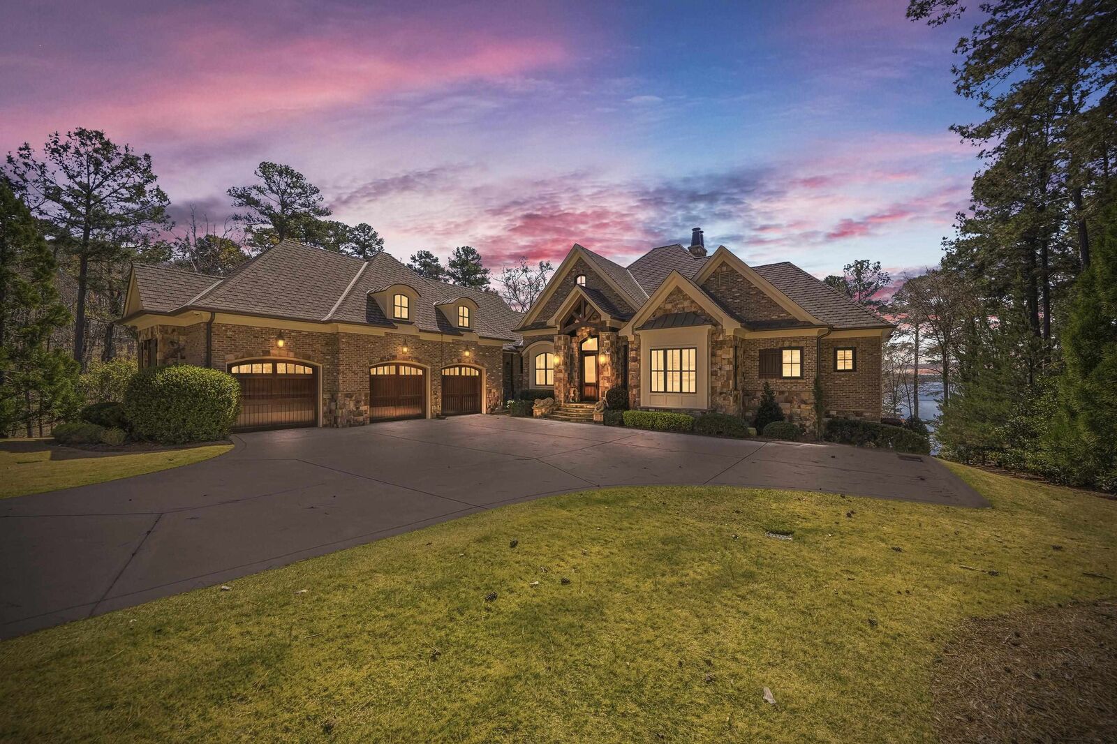 Property Photo: 1090 Jones Bluff Court GA 30642-0000