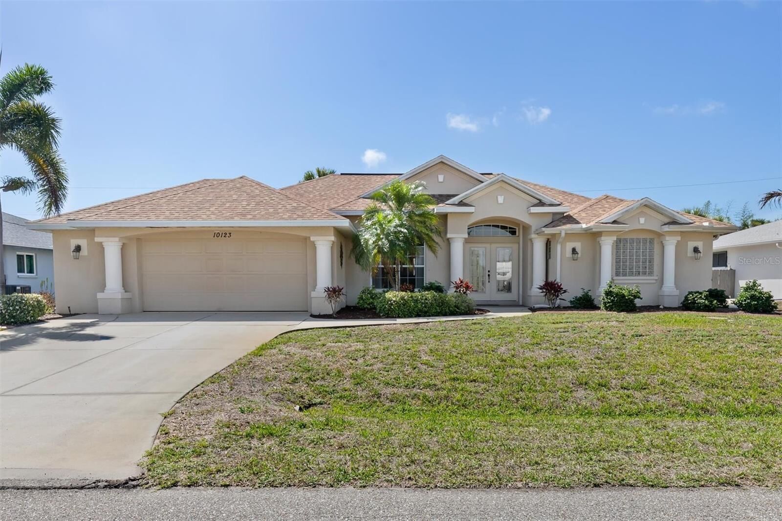 Property Photo:  10123 Topsail Avenue  FL 34224 