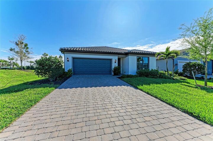 Property Photo:  5637 Silverside Pine Court  FL 34211 