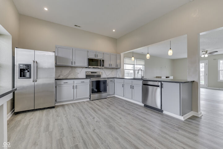 Property Photo:  2886 Fieldstone Court  IN 46131 