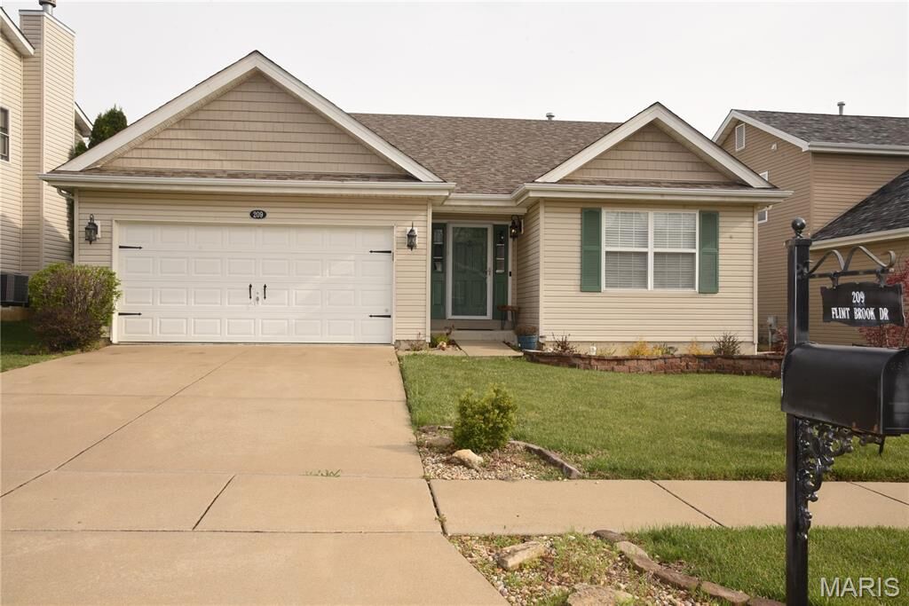 Property Photo:  209 Flint Brook Drive  MO 63366 