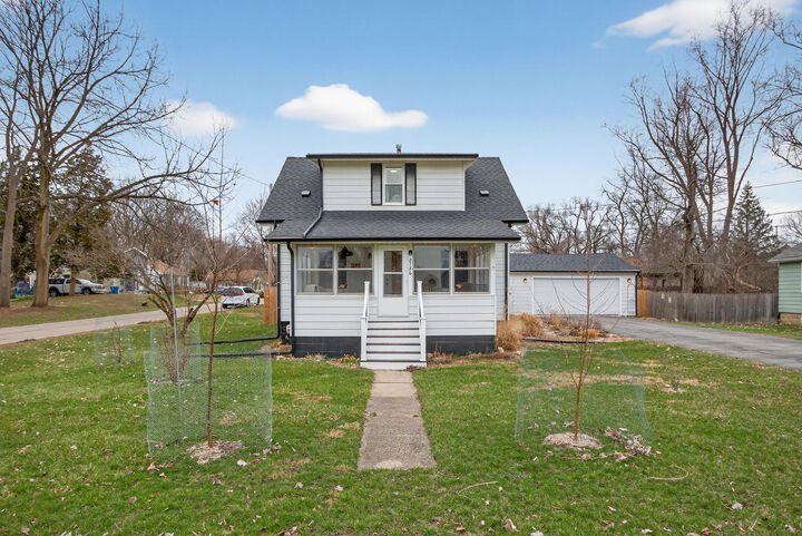 Property Photo: 2126 W Franklin Street MI 49203