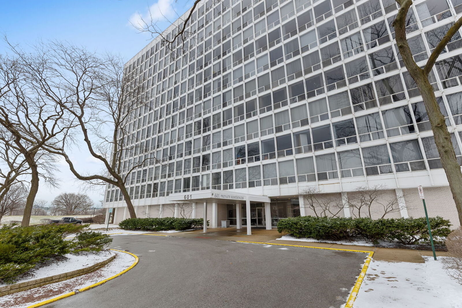 Property Photo:  601 E 32nd Street 1001  IL 60616 