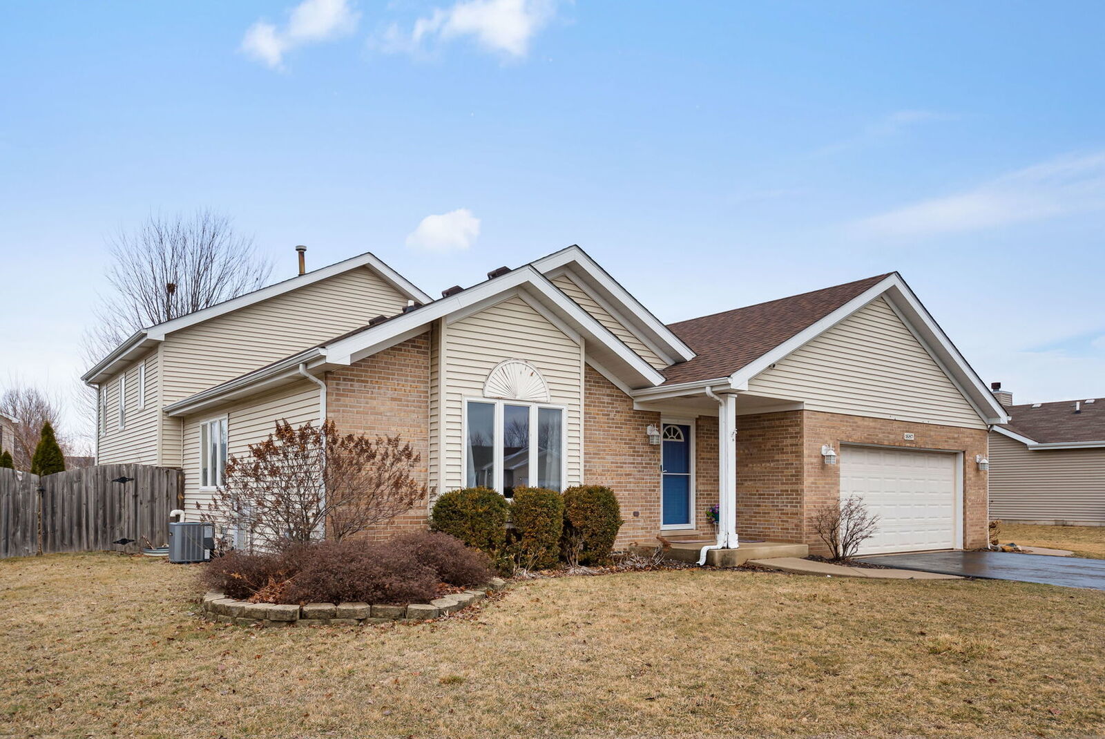 Property Photo:  1687 Jennifer Drive  IL 60914 