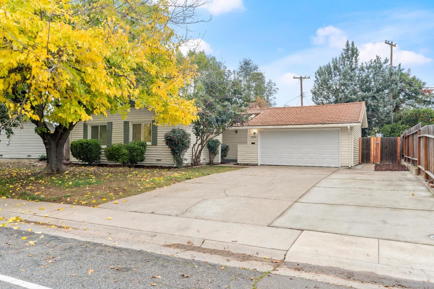 Property Photo:  5610 Millburn Street  CA 95608 