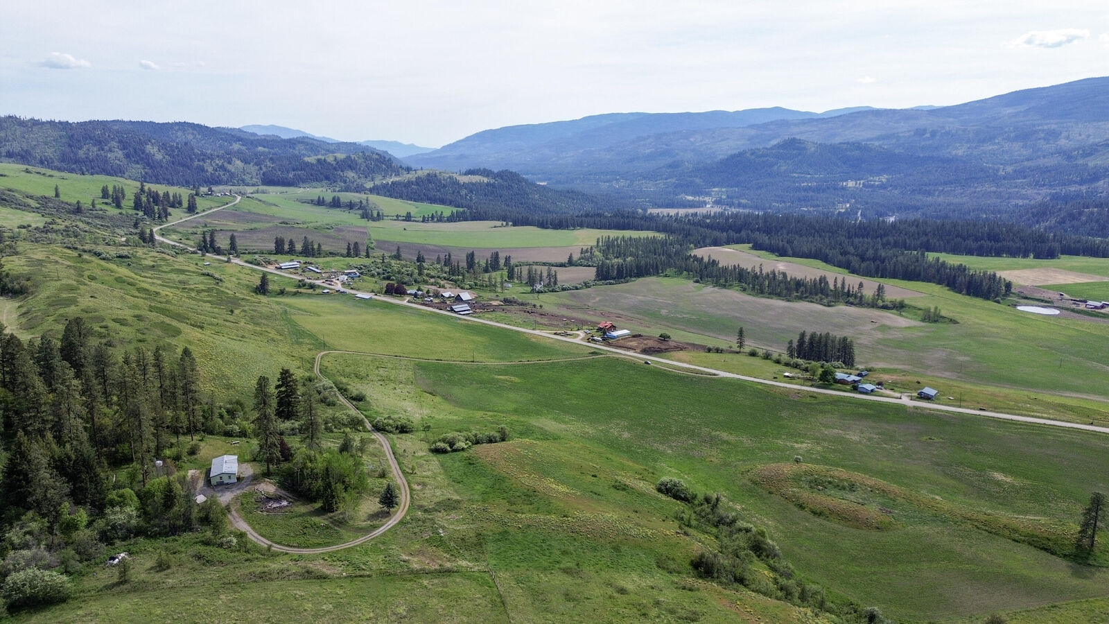 Property Photo: 2897 McNitt Rd WA 99141