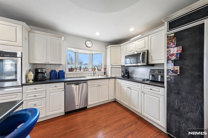 Property Photo:  2 Caryn Place  NJ 07004 