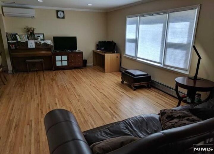 Property Photo:  490 Van Emburgh Avenue  NJ 07450 