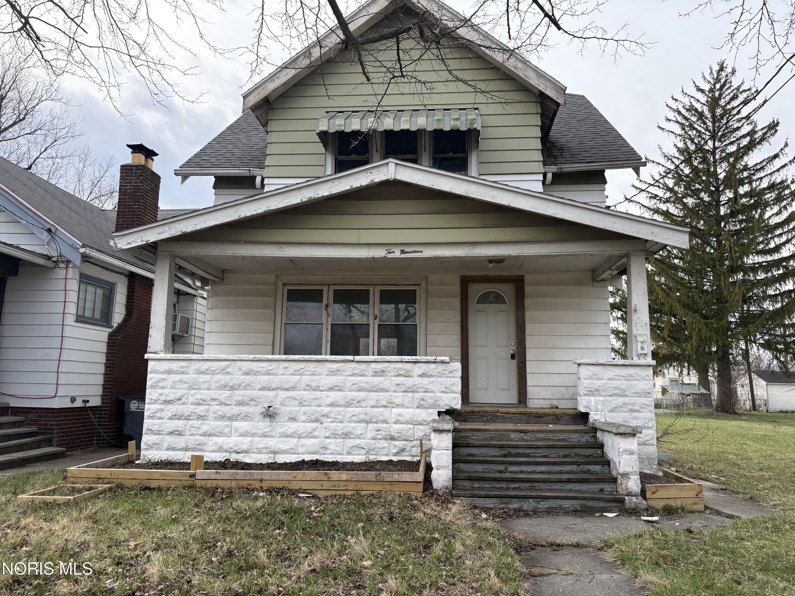 Property Photo: 1019 Woodstock Avenue OH 43607