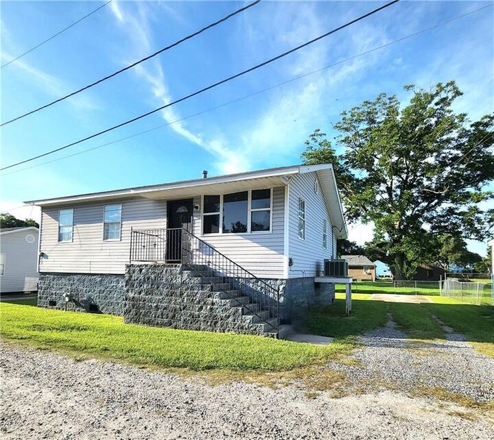 Property Photo:  106 Treuil Lane  LA 70037 