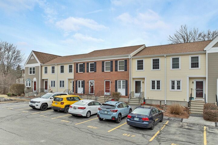 Property Photo: 614 Fox Hollow Way NH 03104