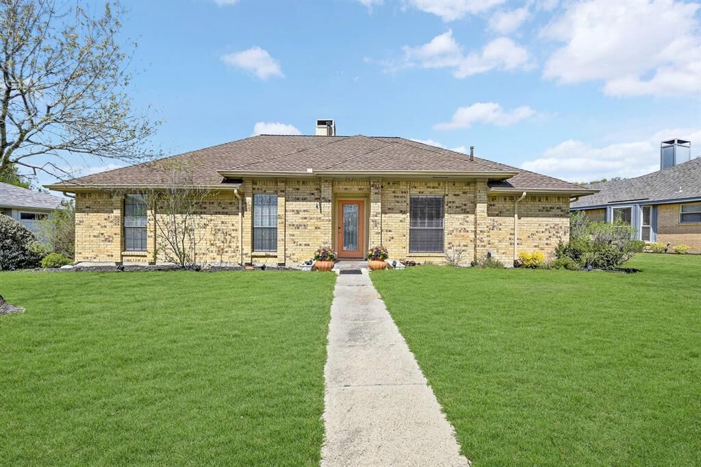 Property Photo:  2621 Winterlake Drive  TX 75006 