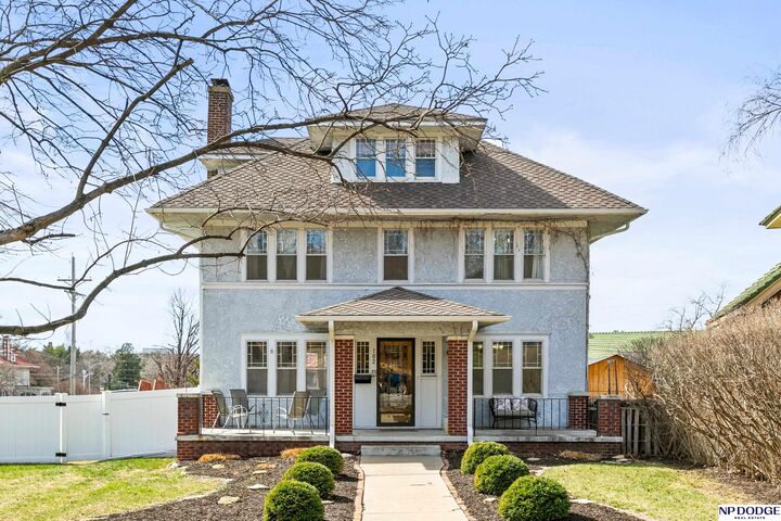 Property Photo:  102 N 55 Street  NE 68132 