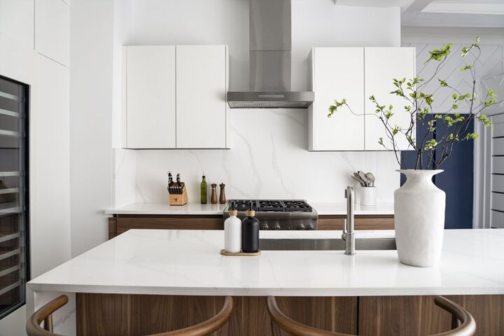 Property Photo:  132 Boylston 4  MA 02116 