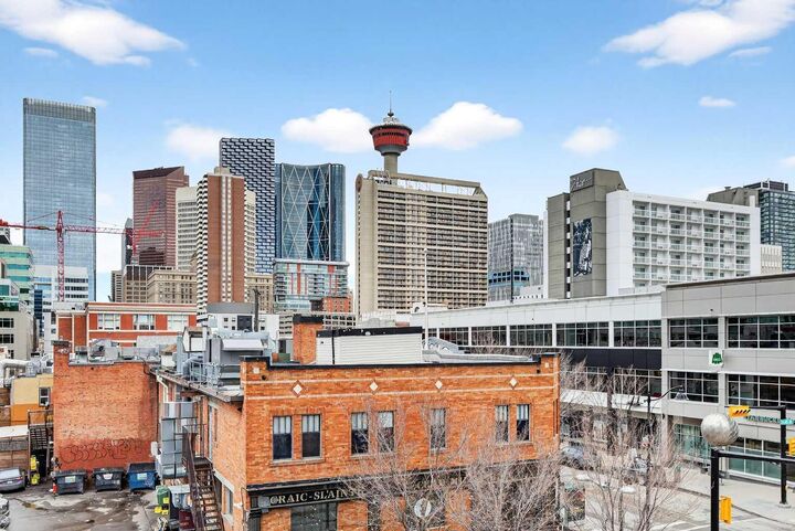 Property Photo: 215 13 Avenue SW 302 AB T2R 0V6