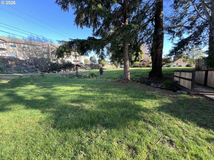 Property Photo: 16126 Gustafson Ln OR 97415