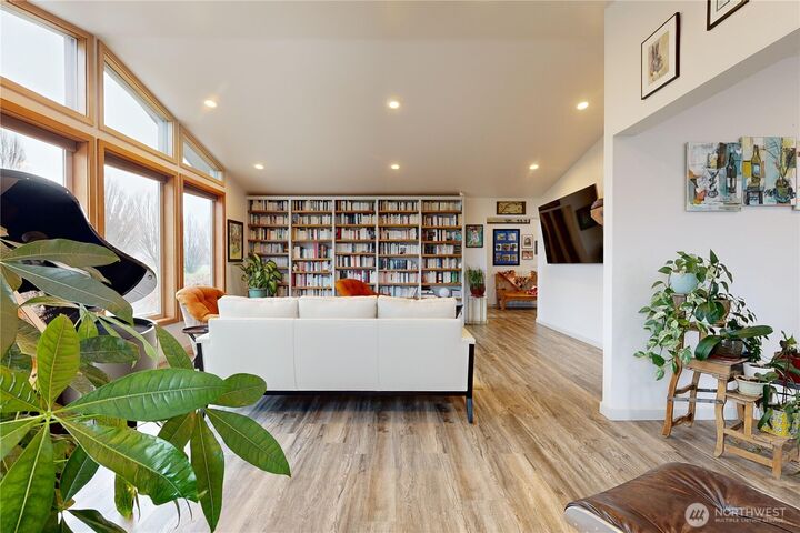 Property Photo:  2425  Country Club Road  WA 99362 