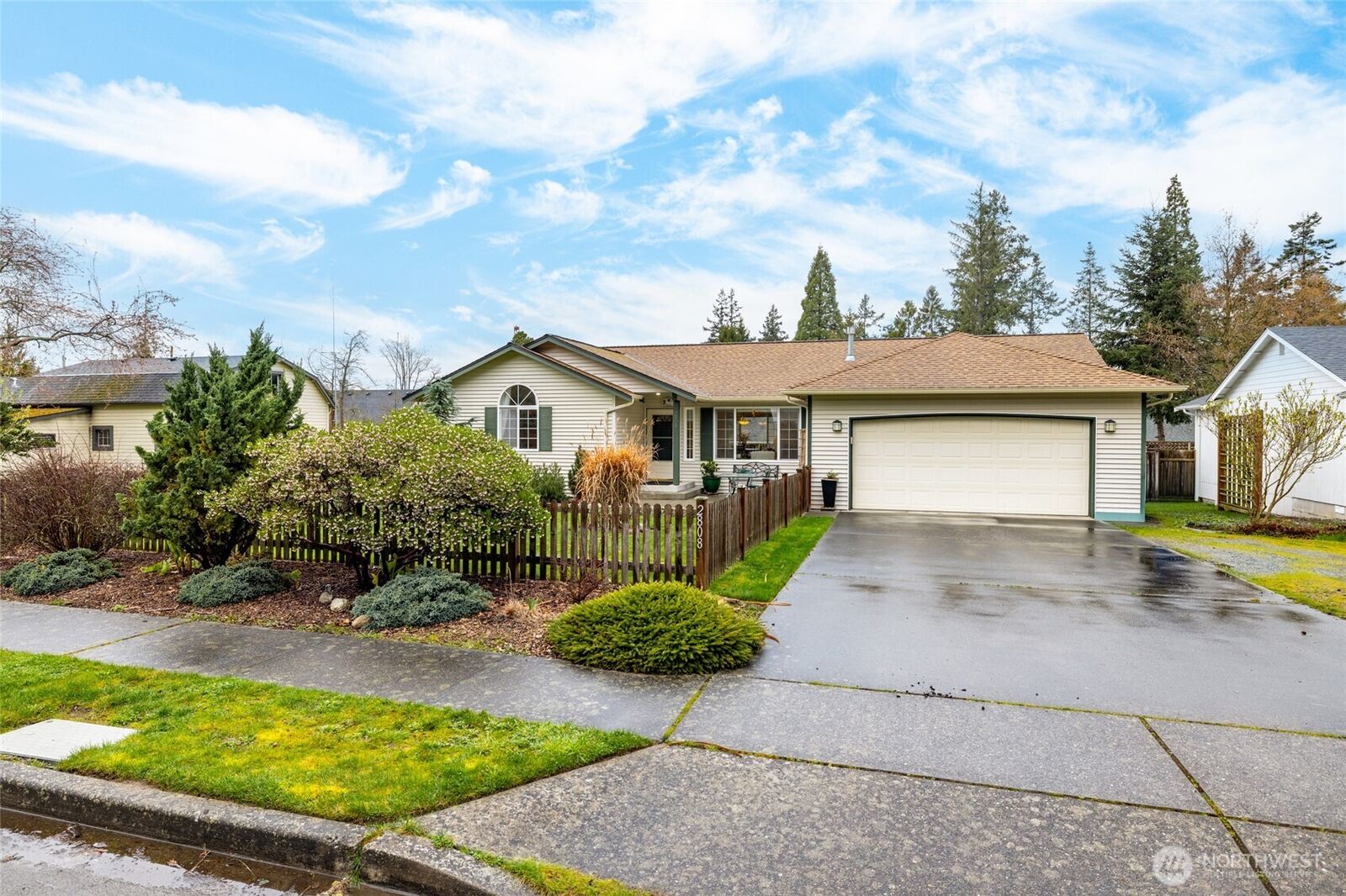 Property Photo: 2808 West 2nd St WA 98221