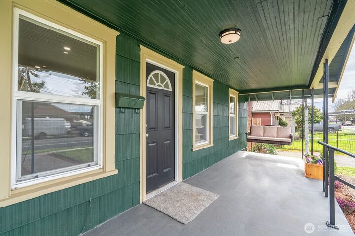 Property Photo:  804 S Gold Street  WA 98531 