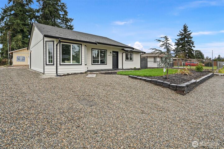 Property Photo:  4924  Diamond Blvd  WA 98499 