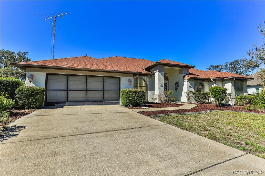 Property Photo: 21 Poplar Court S FL 34446