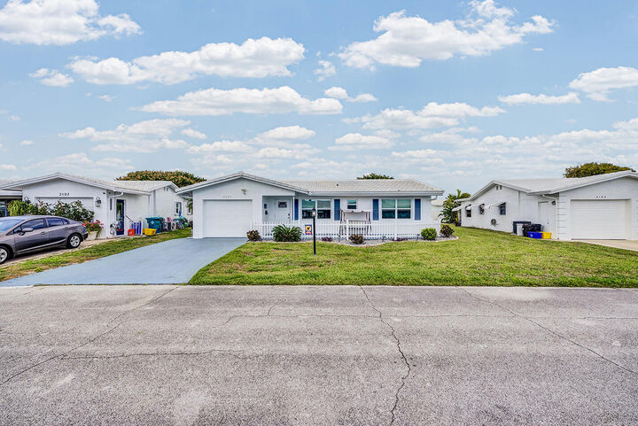 Property Photo:  2105 Alfred Drive  FL 33426 