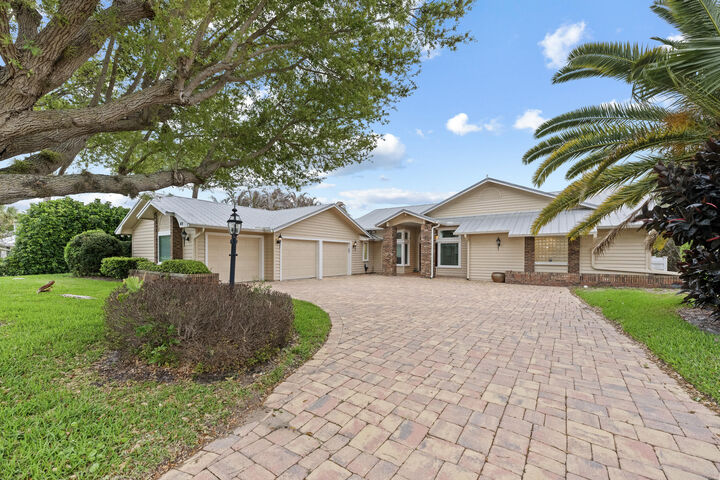 Property Photo:  69 Cache Cay Drive  FL 32963 