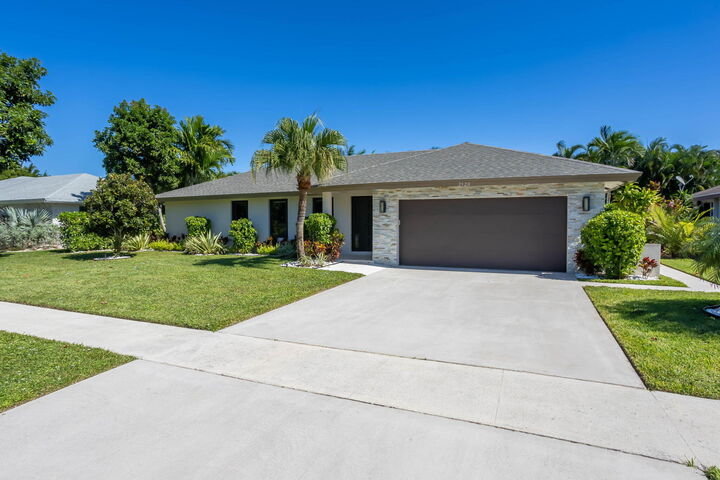 Property Photo: 2520 SW 5th Street FL 33435