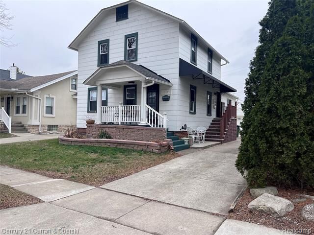 Property Photo:  1307 Davis Avenue  MI 48009 