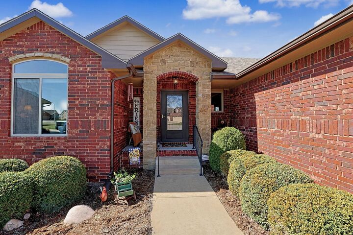 Property Photo: 12616 E Cherry Creek Ct KS 67207