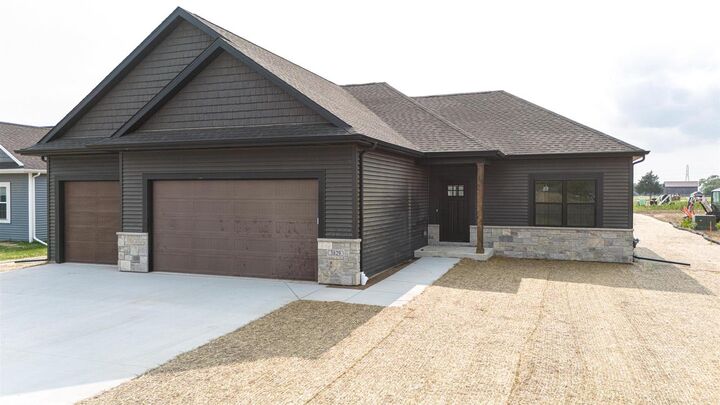 Property Photo: 3829 N Woodbury Lane WI 53545