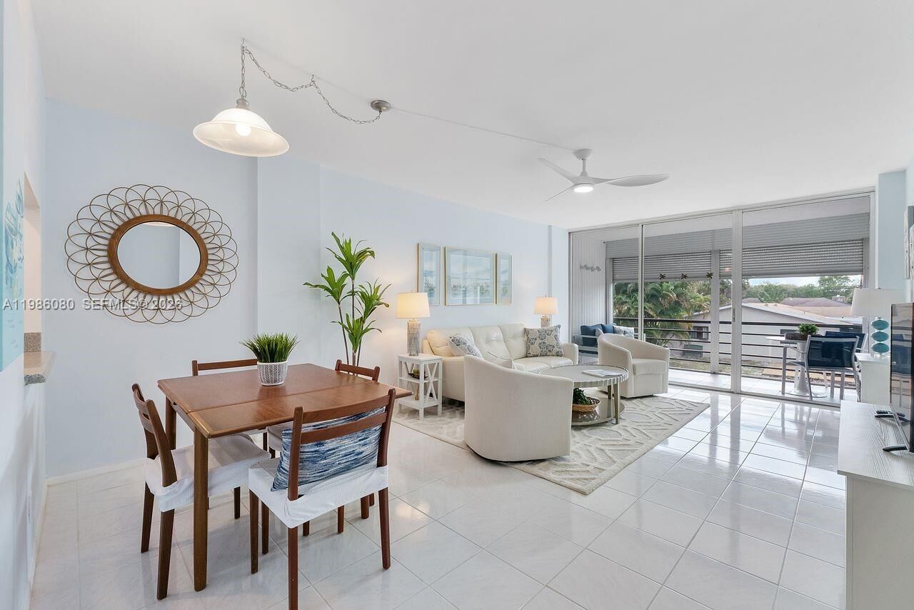 Property Photo:  109 Royal Park Dr 2F  FL 33309 