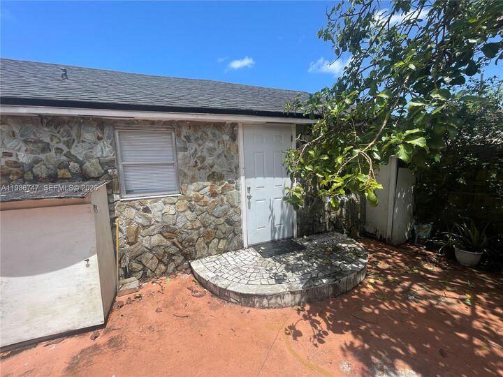 Property Photo: 5738 Garfield St B FL 33021