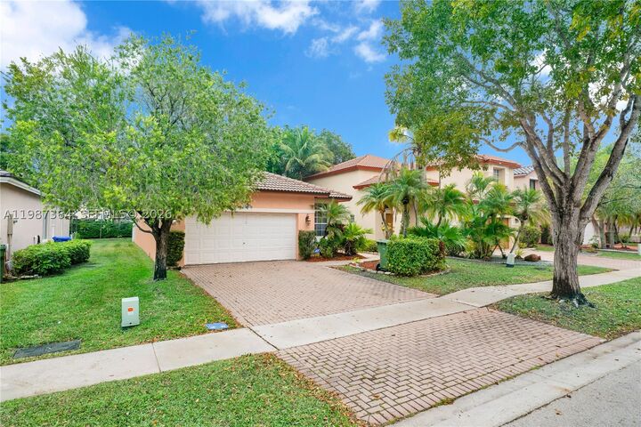 Property Photo:  19269 NW 14th St  FL 33029 