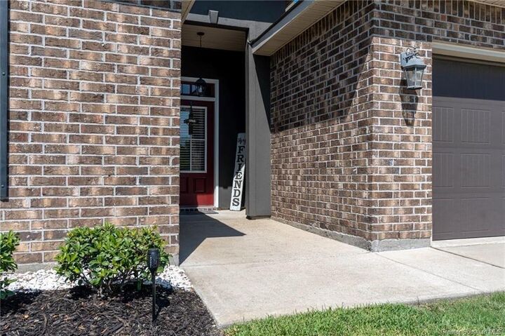 Property Photo: 149 Abella Way LA 70665