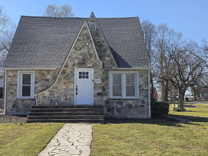 Property Photo:  507 N Elm Street  MO 65723 