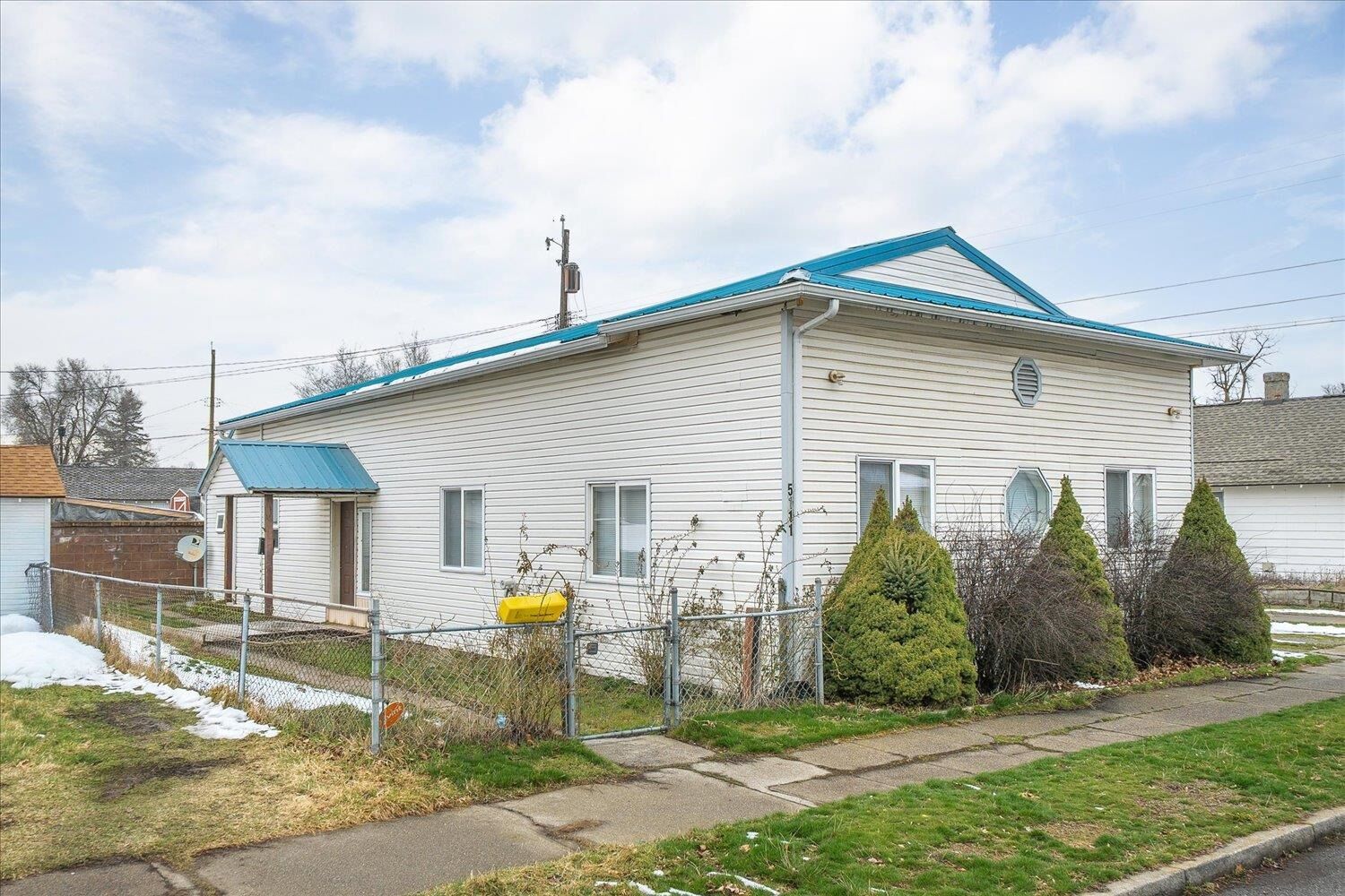 Property Photo:  5111 N Stone St  WA 99207 