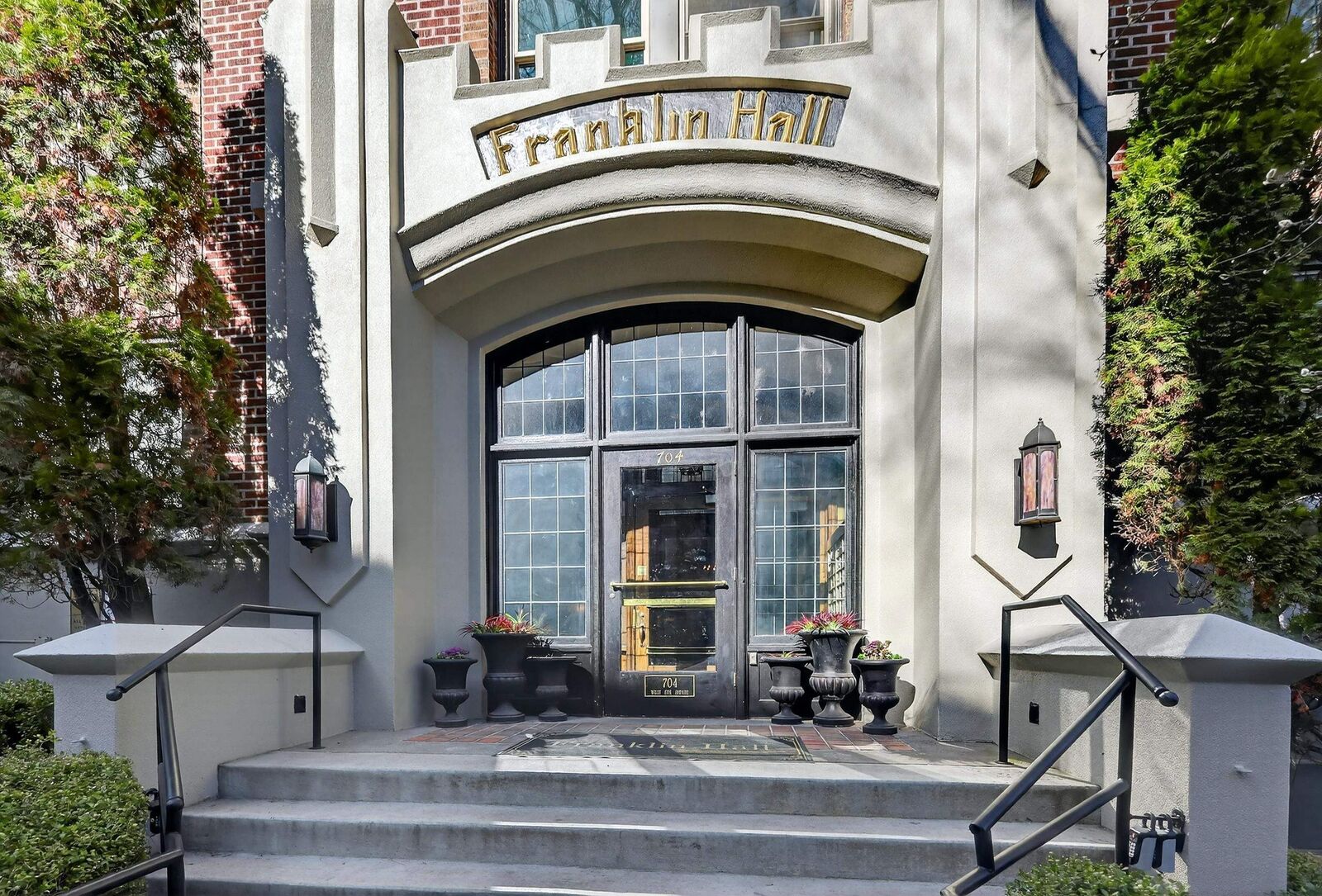 Property Photo:  704 W 6th Ave 207  WA 99204 