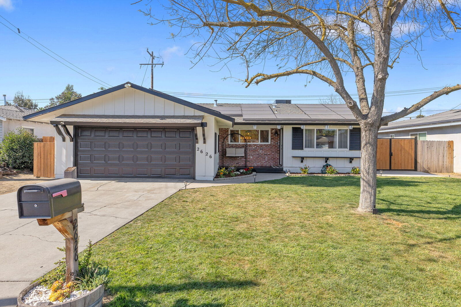 Property Photo:  2626 W Princeton Avenue  CA 93277 
