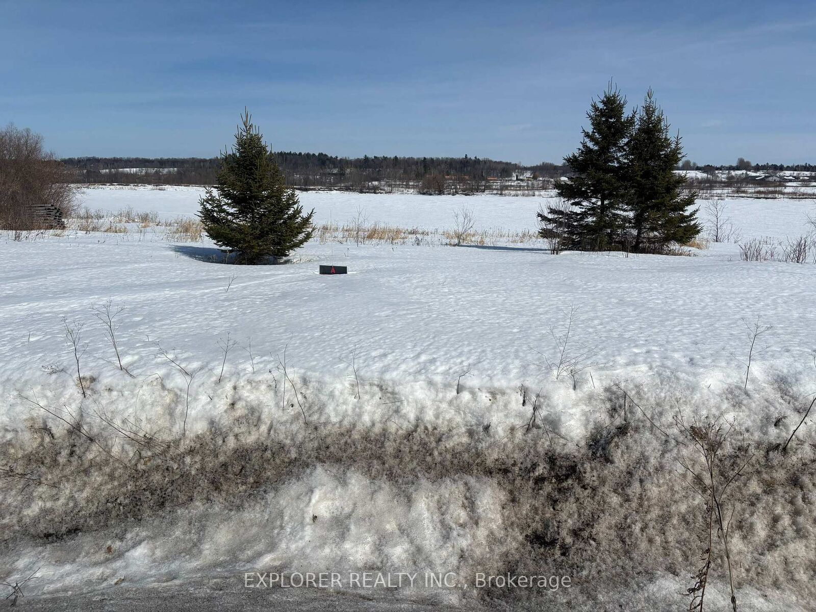 Property Photo:  840 Old Highway 17 Highway E  ON K0B 1L0 