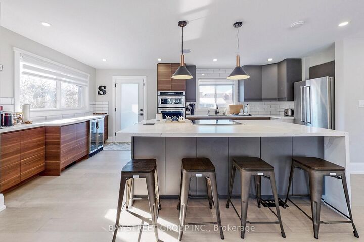 646 Simcoe Road — photo 1