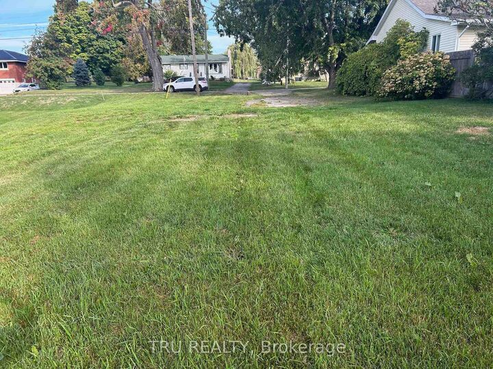 Property Photo:  9 Wellington Street W  ON K0E 1B0 