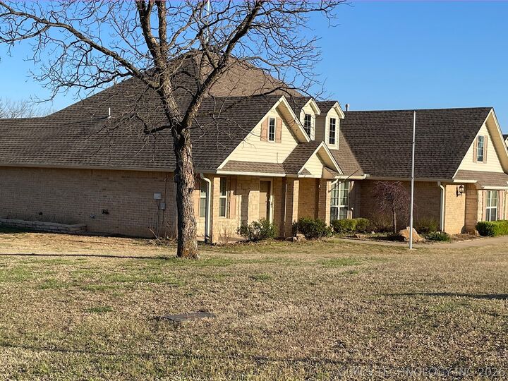 Property Photo:  909 S Country Club Drive  OK 74023 