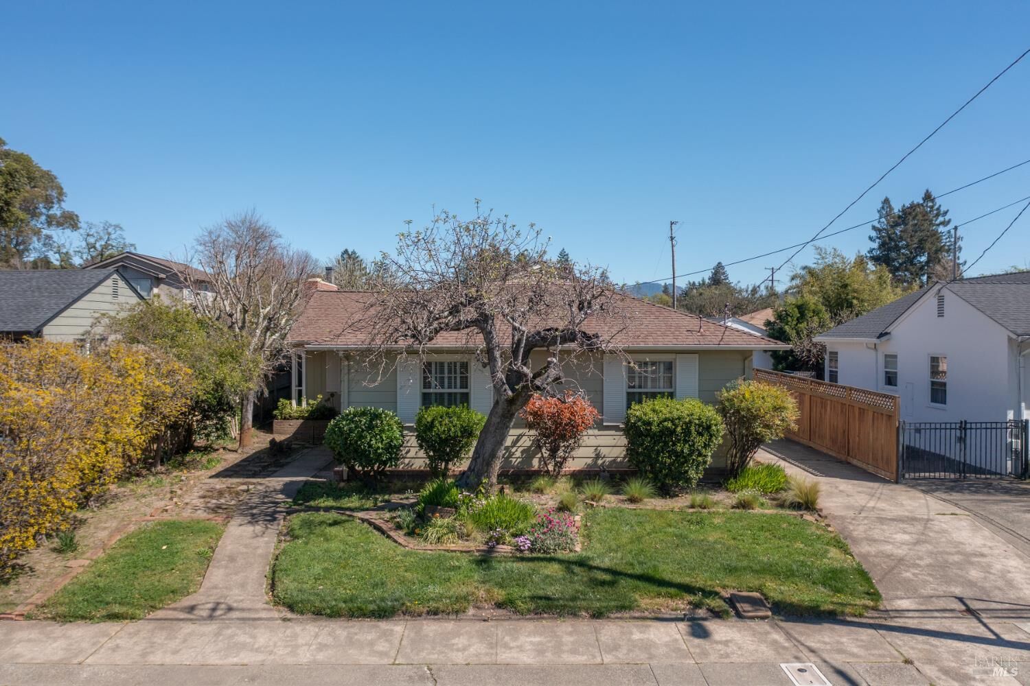Property Photo: 136 Alderbrook Drive CA 95405