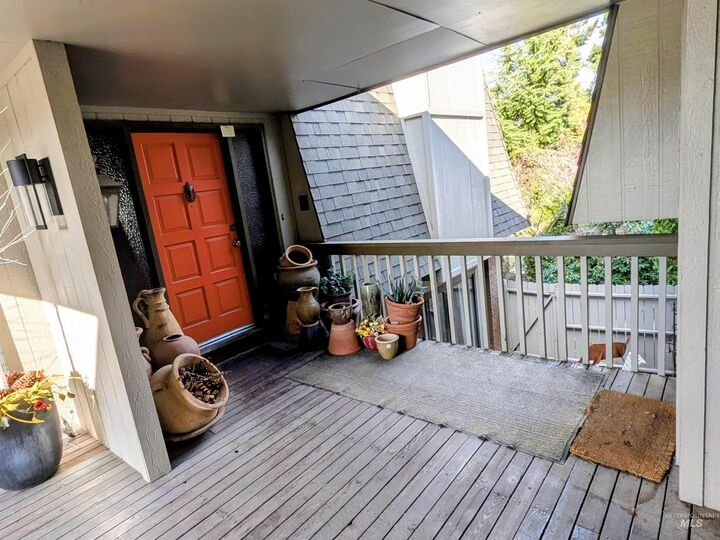 Property Photo:  133 W Braemere Road  ID 83702 